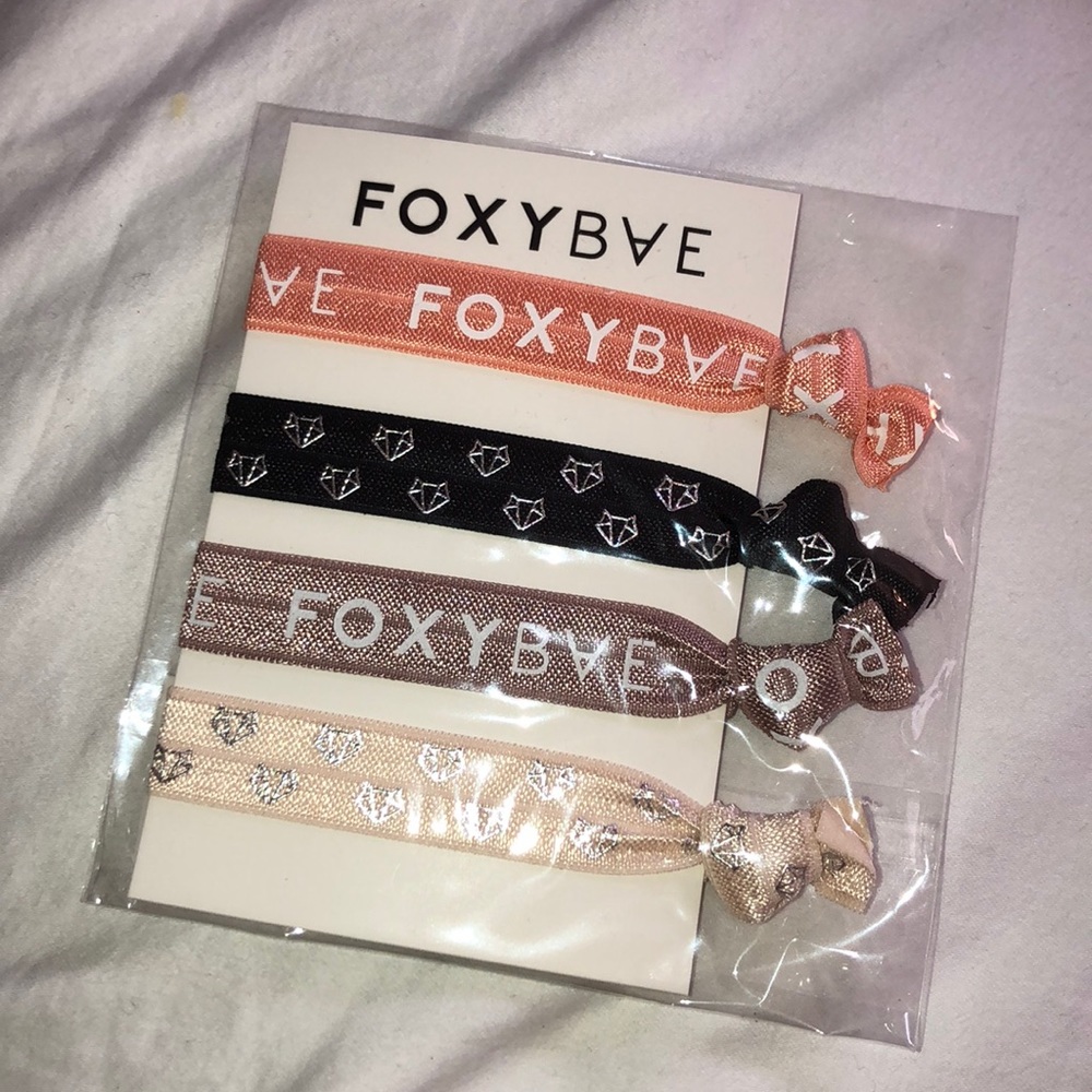 Hair Ties FREE w/ any purchase